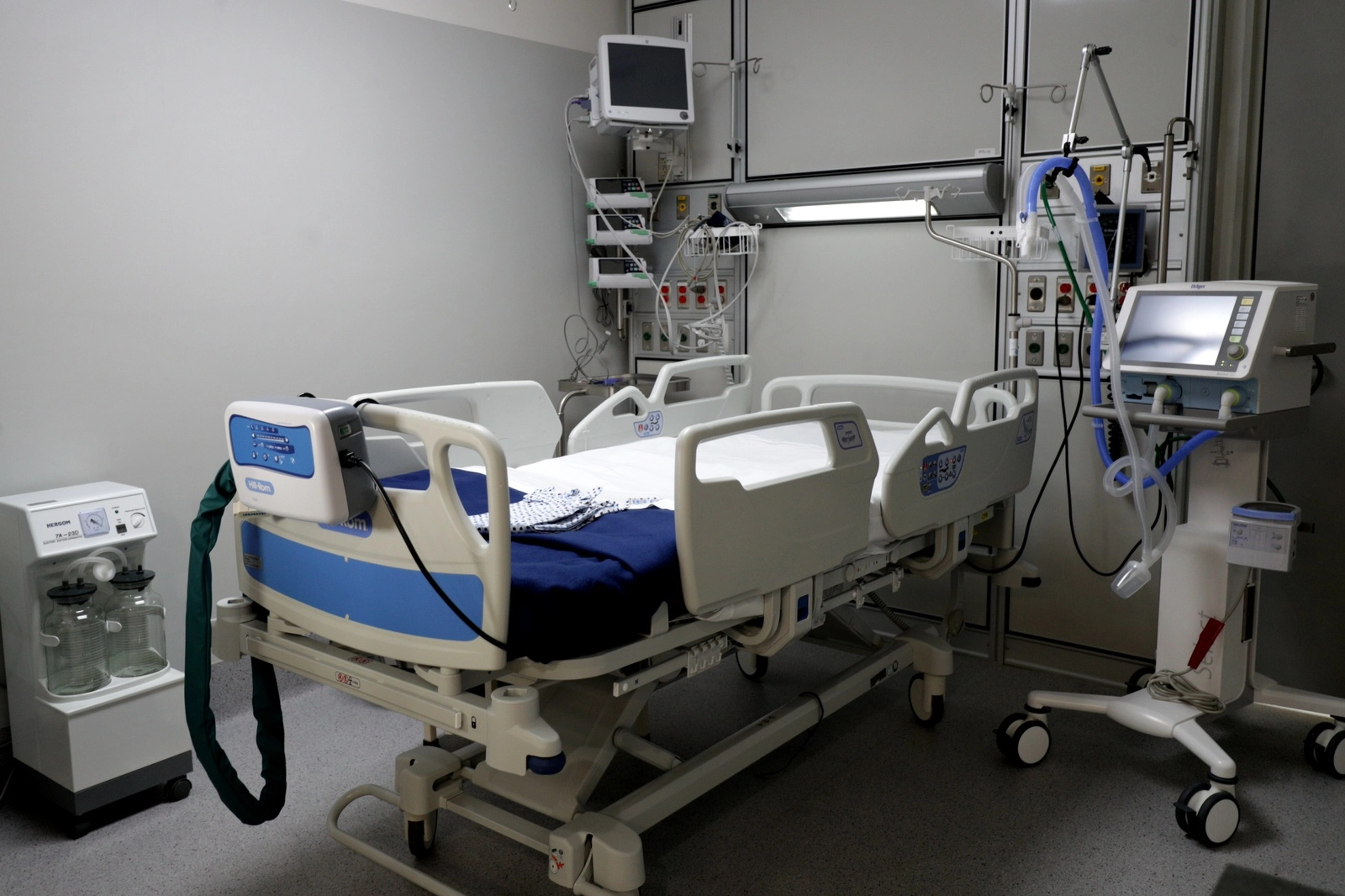 En la Ciudad de México existen mil 650 unidades económicas que prestan servicios médicos privados –consultorios, laboratorios, bancos de sangre, farmacias, clínicas y hospitales. Foto Roberto García Ortiz / Archivo