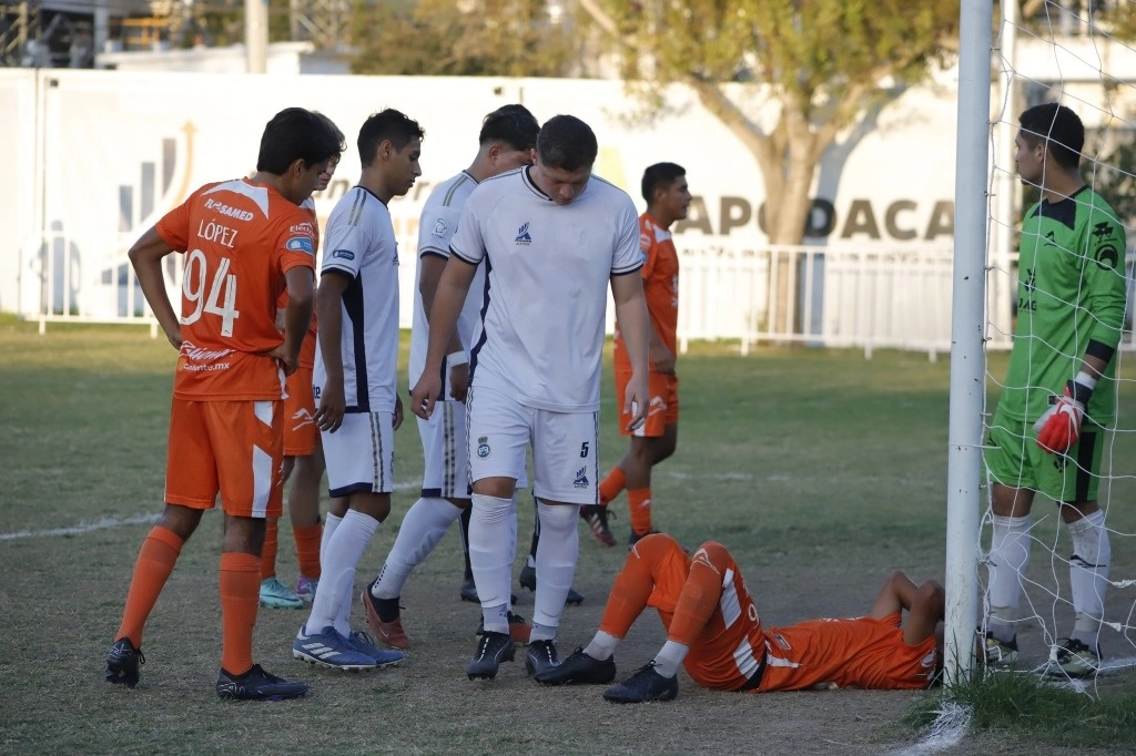 La conducta de los futbolistas castigados, de acuerdo con las autoridades, contraviene el código básico del futbol: competir para ganar. Foto Real Apodaca FC 