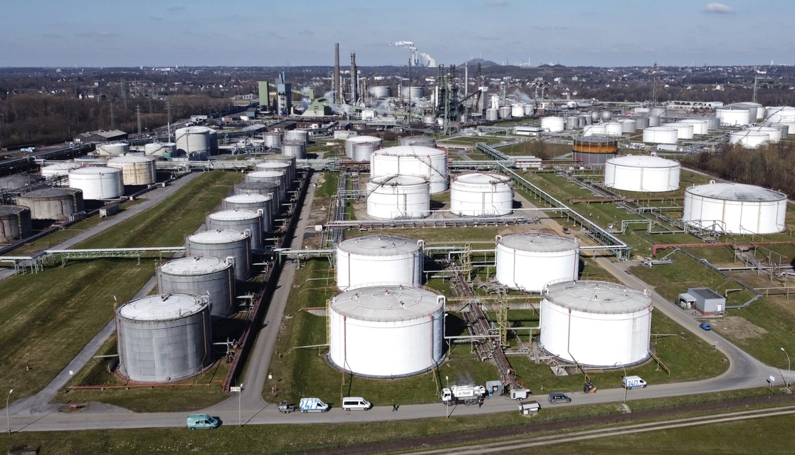 Refinería de British Petroleum en Alemania en imagen de archivo. Foto Ap