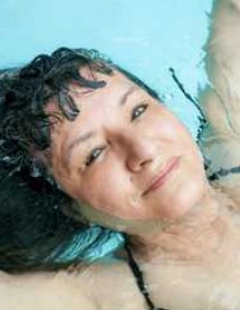 La autora de 'La casa en Mango Street', Sandra Cisneros, está de regreso con una novela de ficción sobre las experiencias que muchas jóvenes atraviesan como migrantes en cualquier parte. Foto www.sandracisneros.com.
