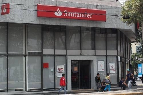 Sucursal bancaria de Santander en Ciudad de México. Foto José Antonio López / Archivo

