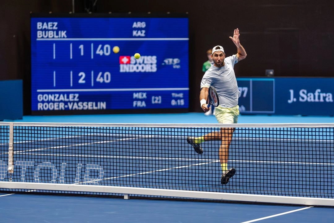 Santiago González junto a la eslovaca Tereza Mihalikova vencieron 7-5 y 6-1 a los británicos Marcus Willis y Alicia Barnett, en la segunda ronda de Wimbledon. Foto  