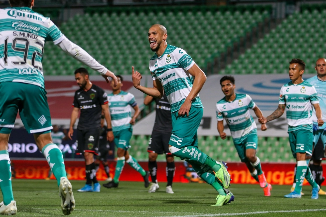  Matheus Dória celebra su noveno gol de la temporada. Foto @ClubSantos
