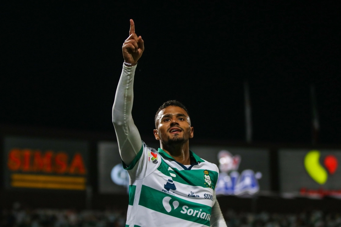 Alessio Da Cruz anotó el empate al minuto 90. Foto @ClubSantos