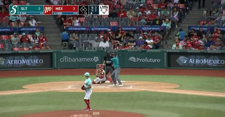 En esa batalla de montículo, el escarlata Arturo López logró también una marca impresionante de 700 ponches cuando dejó fuera al bateador Edwin Díaz. Foto tomada de Twitter @LigaMexBeis.