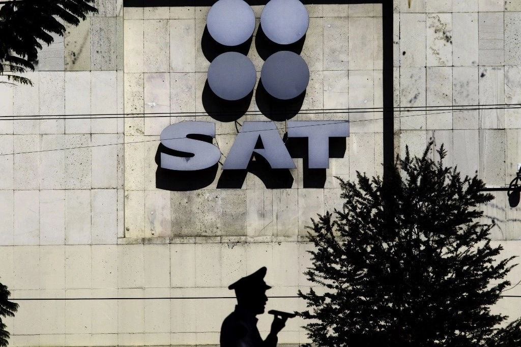 El SAT explicó que el Buzón Tributario es un canal de comunicación, cuyo objetivo es simplificar la notificación de actos administrativos y el envío de mensajes de interés de manera ágil y segura. Foto Cuartoscuro / Archivo