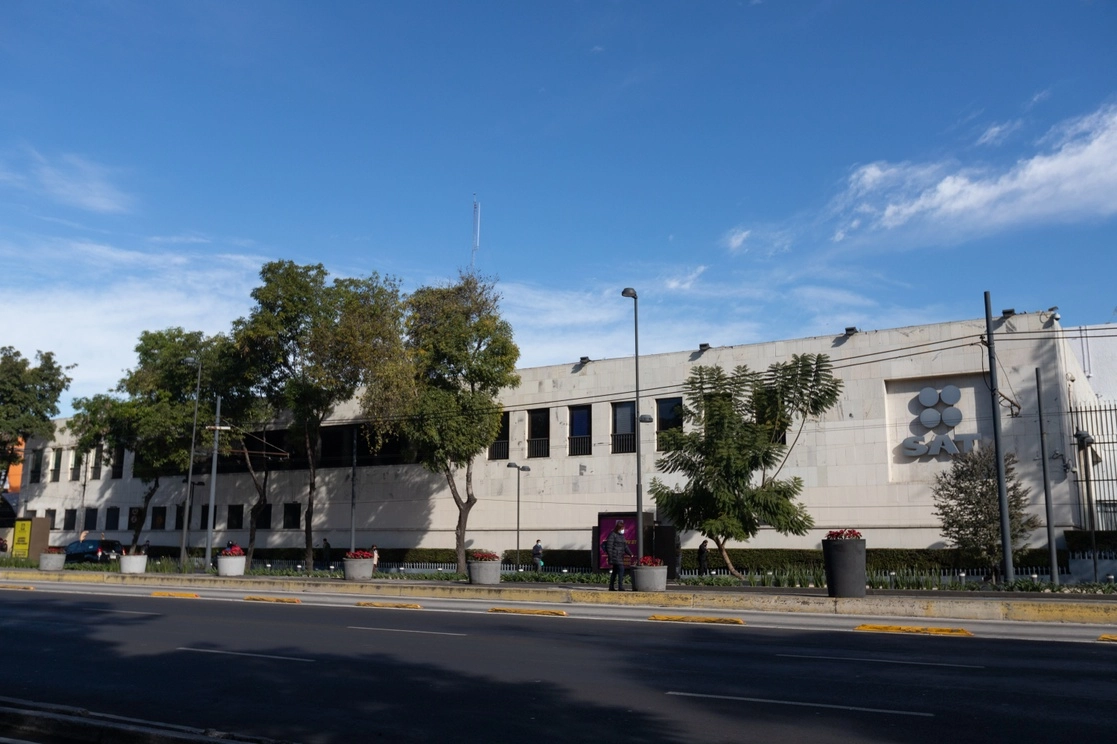 De 2018 a 2022, el SAT ha recaudado por medio de grandes contribuyentes 847 mil 973 millones de pesos. Foto Pablo Ramos / Archivo