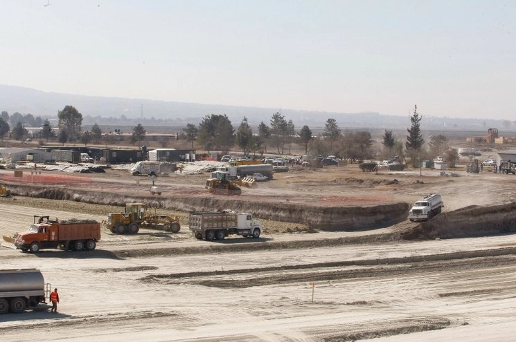 Recorrido por la zona en donde se construye el Aeropuerto Internacional de Santa Lucía. Foto LA JORNADA/Roberto García Ortiz