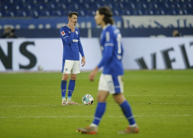 El Schalke 04 sólo ha conseguido tres puntos en la actual temporada de la Bundesliga y marcha en último lugar. Foto Afp