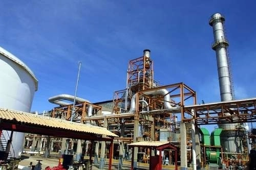 Refinería Ingeniero Antonio M. Amor en Salamanca, Guanajuato. Foto Alfredo Domínguez / archivo