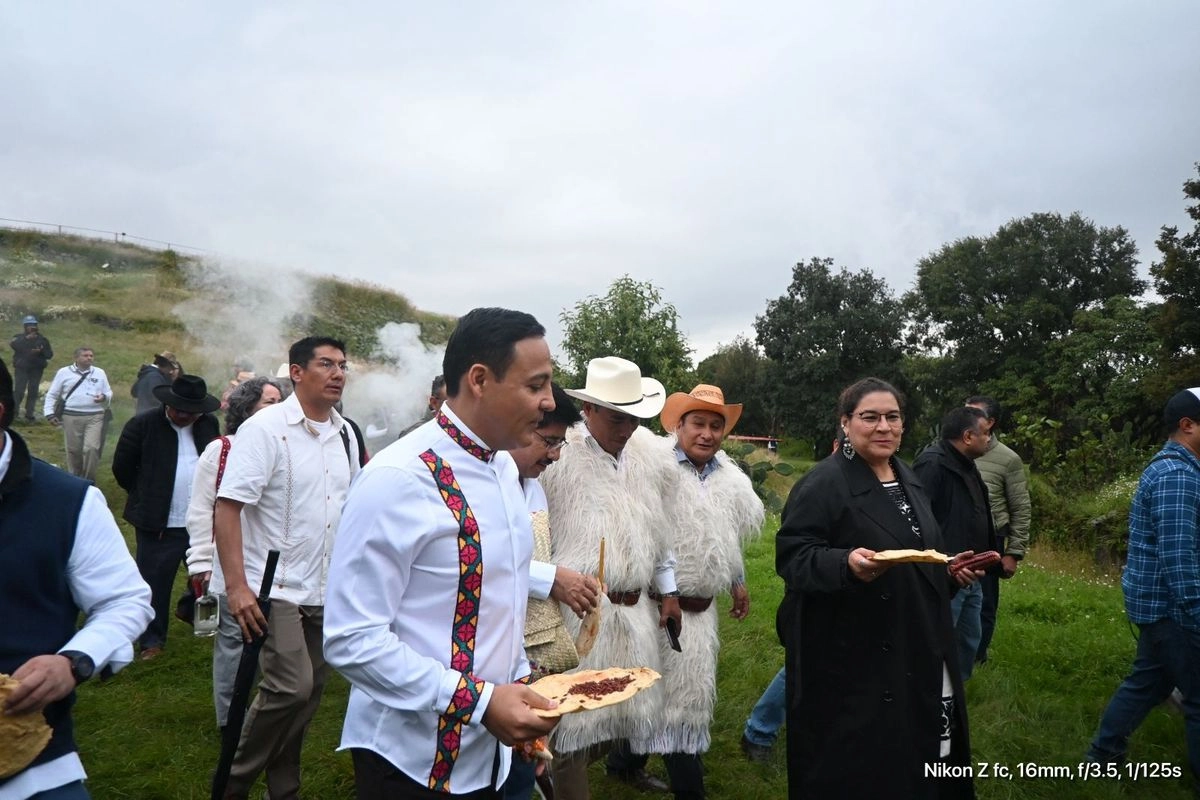 Durante la ceremonia de consagración de Bastones de Mando para los nuevos ministros de la Corte, integrantes del Consejo Nacional de Pueblos Indígenas señalaron que se trata de “un día histórico”. Foto