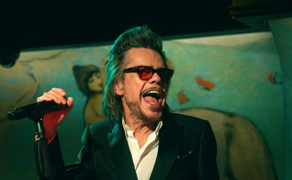 Como Buster Poindexter, Johansen interpreta versiones de sus propias canciones y éxitos de los Dolls, con muchos interludios reflexivos y cómicos. Foto Ap



