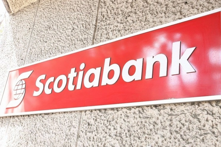 Scotiabank reportó que el mercado en México se mueve hacia los pagos con tarjeta. Foto Roberto García Ortiz / Archivo