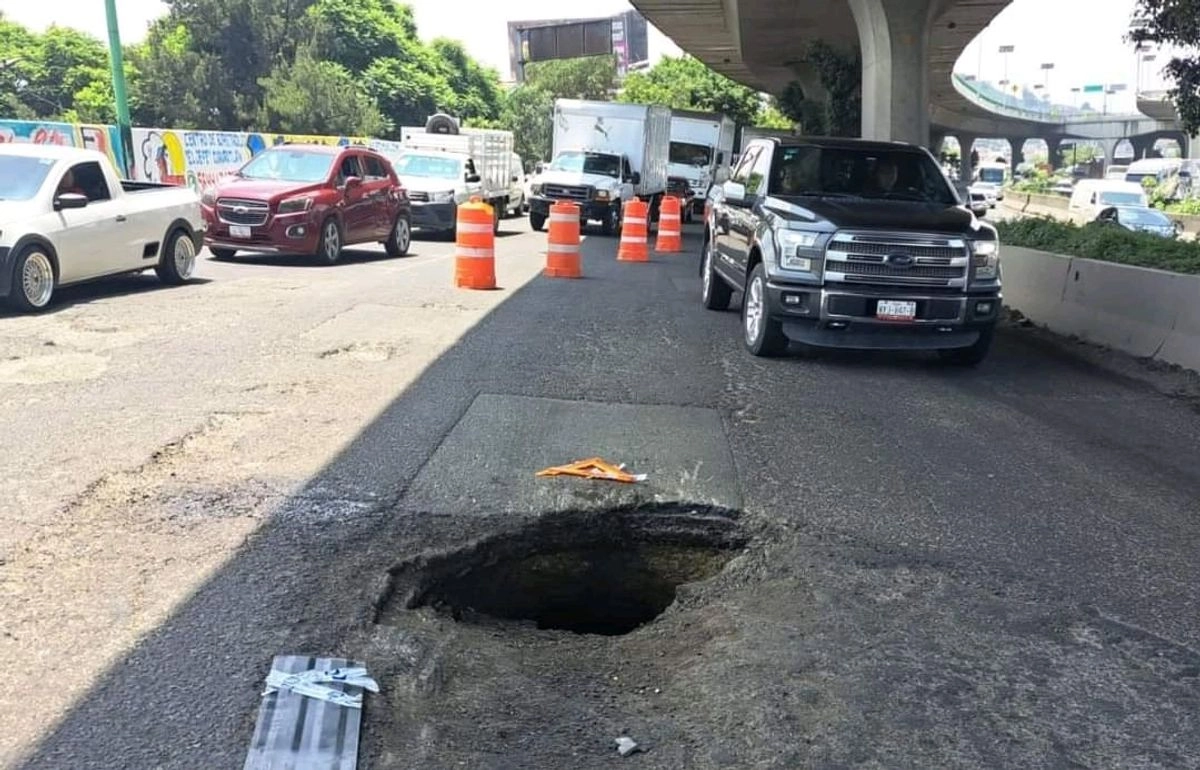 Trabajadores de la Junta de Caminos ya laboran para reparar el área. Foto