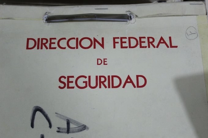 Documento de la Dirección Federal de Seguridad en imagen de archivo. Foto tomada de la cuenta de Twitter @AGNMex