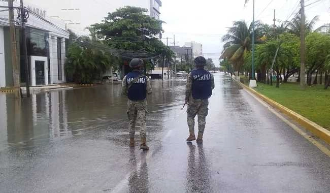 La Secretaría de Marina aseguró que cuenta con personal y equipos necesarios para atender alguna emergencia. Foto Semar