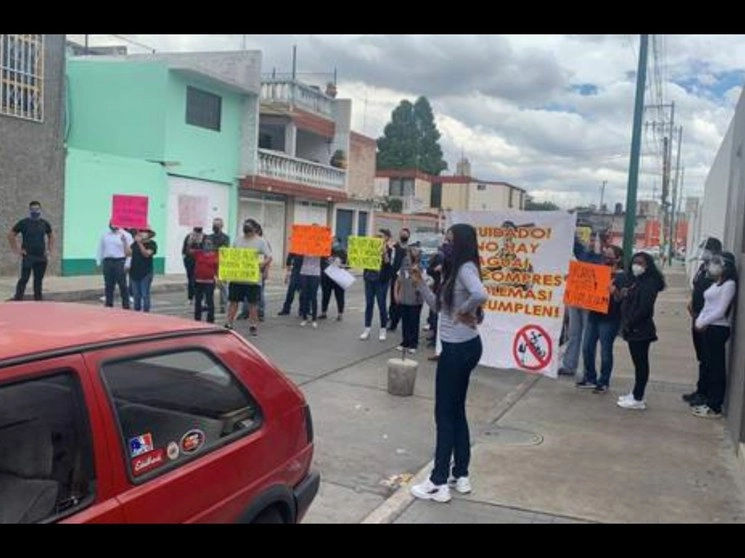 Condóminos de Residencial Ópalo denunciaron que el desarrollo de 142 departamentos carece de agua y demandaron a las autoridades intervenir. Foto 'La Jornada'