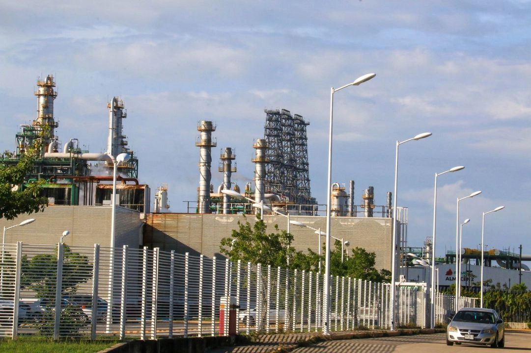 Vista de la refinería de Pemex, Dos Bocas, en Tabasco. 