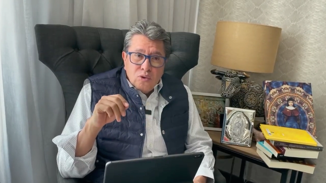 El senador de Morena, Ricardo Monreal, informó en sus redes sociales que desde hace dos días está aislado en su domicilio, debido a que presenta síntomas de covid-19, y está en espera del resultado de la prueba PCR para confirmarlo. Imagen tomada de un video difundido a través del Twitter de @RicardoMonrealA