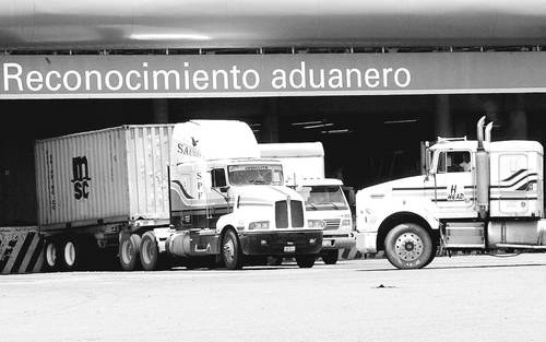 La imagen corresponde al área de aduanas del puerto de Veracruz. Foto Cristina Rodríguez / archivo