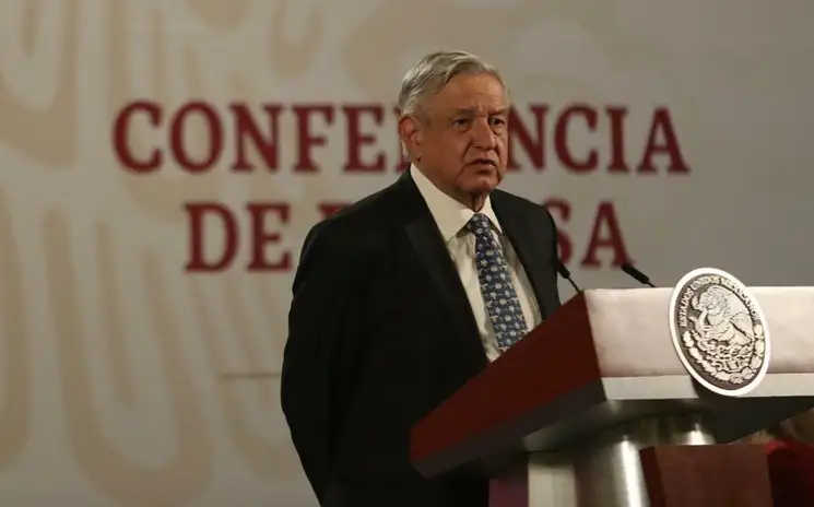 El presidente Andrés Manuel López Obrador durante la conferencia matutina en Palacio Nacional.  Foto Yazmín Ortega Cortés