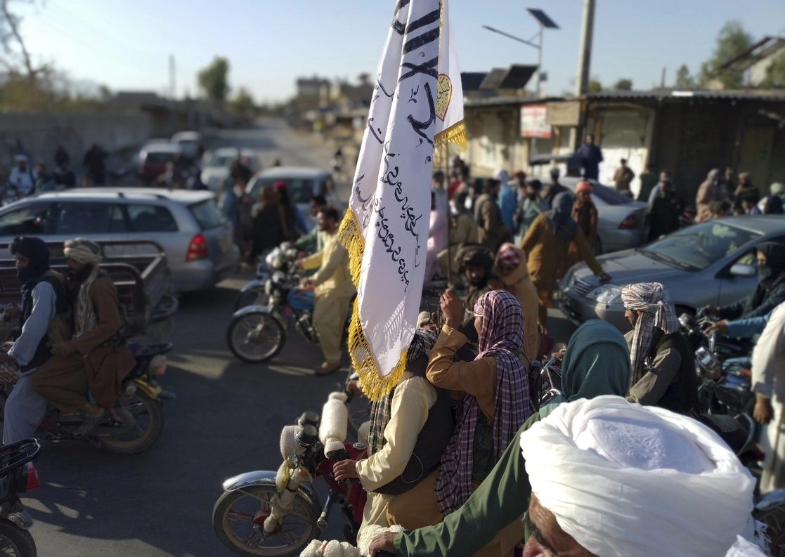 Combatientes talibanes en la ciudad de Farah, al suroeste de Kabul, Afganistán, el 10 de agosto de 2021. Foto Ap 