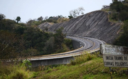 Una autopista federal en Veracruz. Foto La Jornada Veracruz