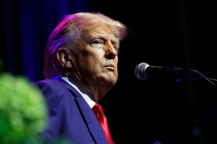 El expresidente Donald Trump durante un evento de recaudación de fondos para el partido Republicano de Alabama, el 4 de agosto de 2023. Foto Ap