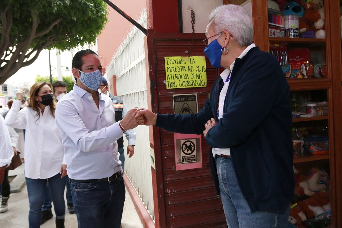 El gobernador de Querétaro, Francisco Domínguez (izq) en imagen de archivo. Foto tomada de la cuenta de Twitter @PanchDominguez