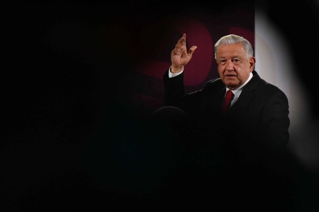 Como es imposible editar las mañaneras, a partir de mañana se eliminarán todos los contenidos de las conferencias presidenciales, aseguró el presidente Andrés Manuel López Obrador. Foto Cuartoscuro