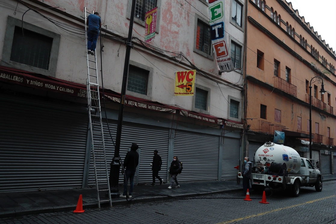 Distribución de gas en el Centro Histórico de la Ciudad de México. Foto Cristina Rodríguez / Archivo