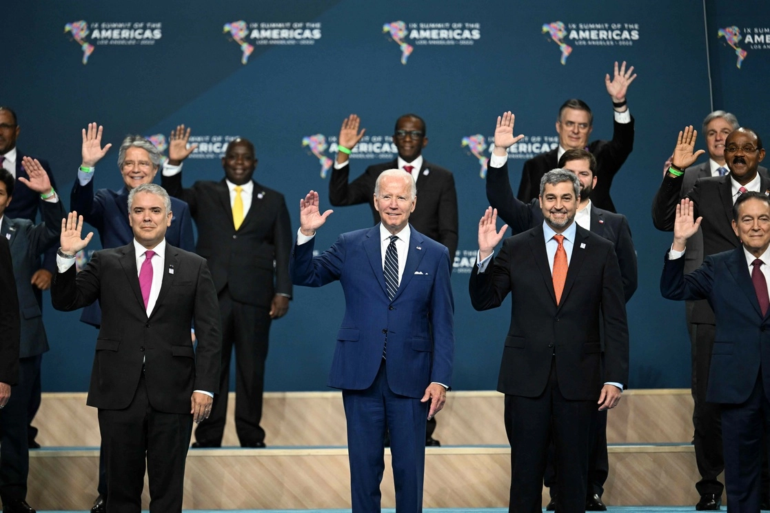 Dignatarios posan para la foto oficial de la novena Cumbre de las Américas. Foto Afp