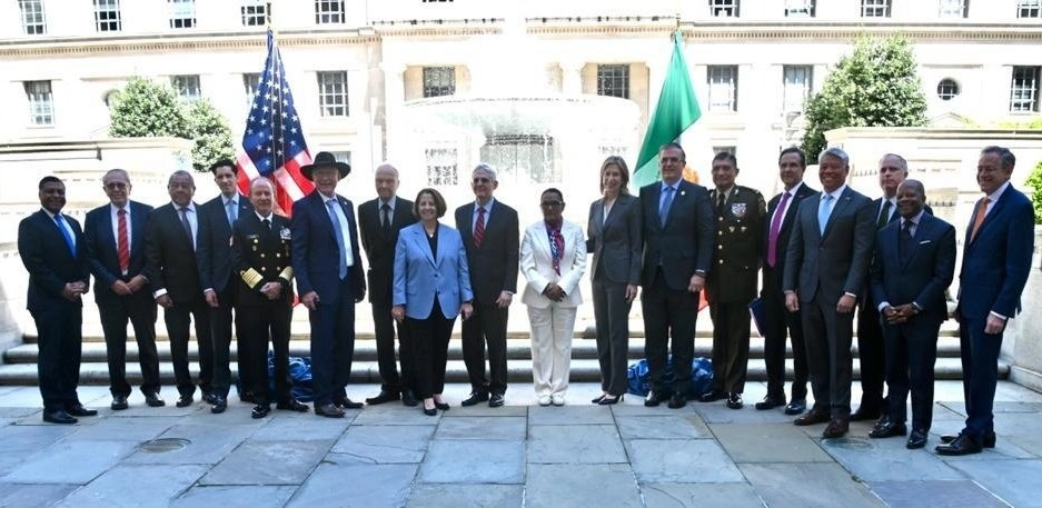 Autoridades del Gobierno de México y de Estados Unidos tras la firma de la declaración conjunta. Foto SRE