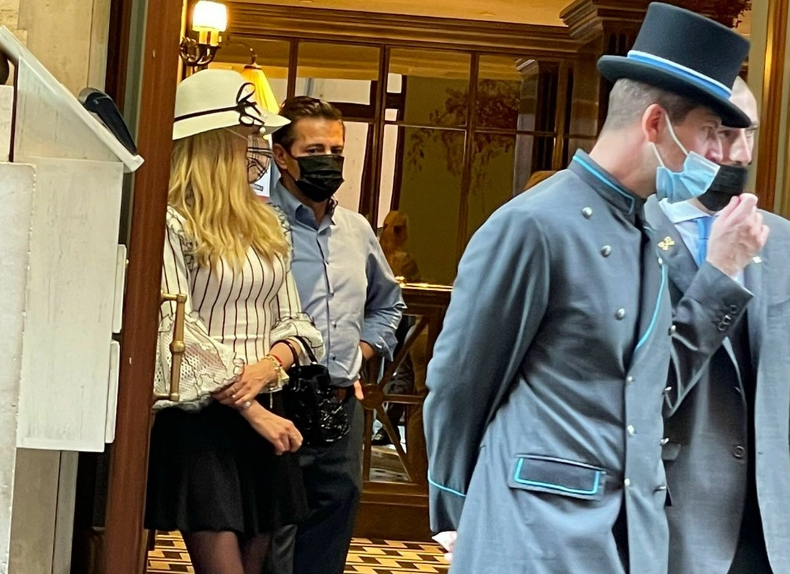 Habían pasado apenas unas semanas de que Enrique Peña Nieto terminara su mandato presidencial en México cuando el político fue visto paseando por calles de España junto a la modelo Tania Ruiz. Foto Cuartoscuro