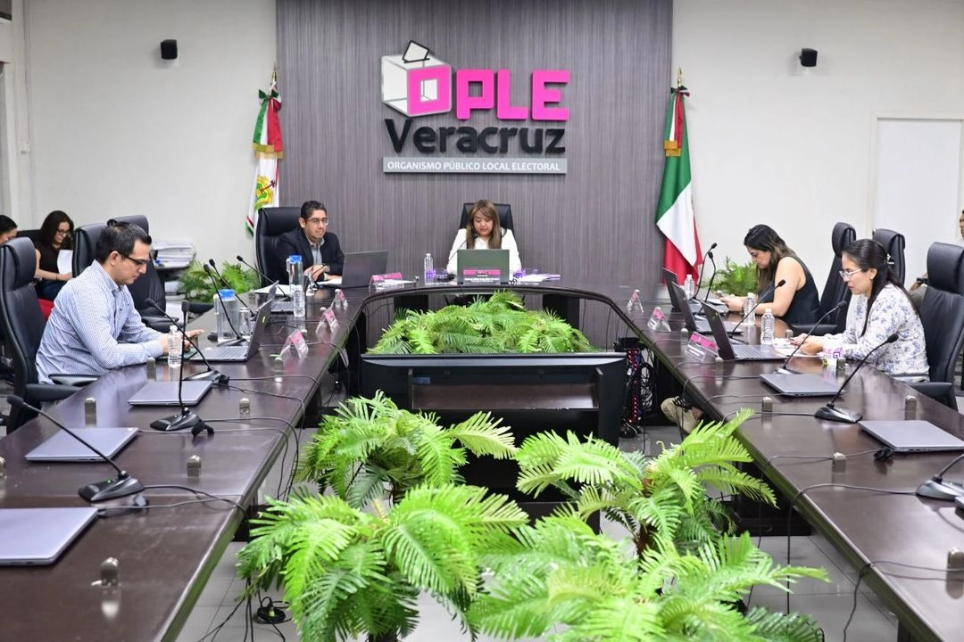 Sesión de trabajo del Organismo Público Local Electoral (OPLE) de Veracruz. Foto 