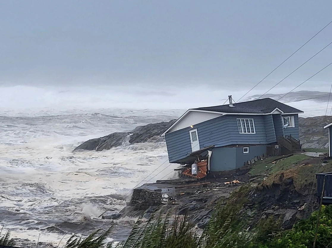 Tras el paso de ‘Fiona’ en Port aux Basques, en Canadá. Foto Ap 