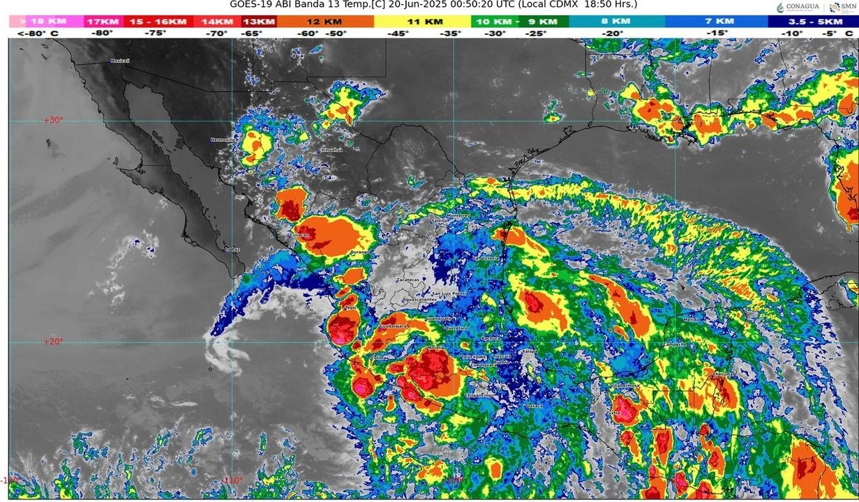Hasta las 16 horas, el meteorológico indicó en un comunicado de prensa que su centro se localizó a 75 kilómetros al oeste de Chilpancingo de los Bravo y a 95 kilómetros al nor-noroeste de Acapulco. Foto