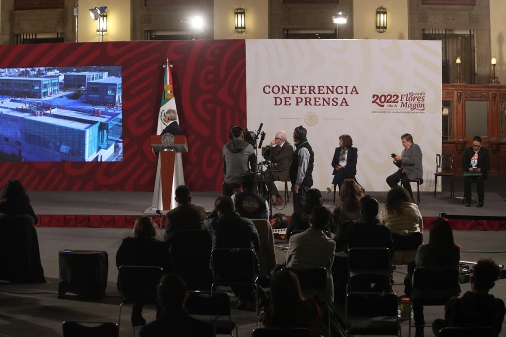 El presidente Andrés Manuel López Obrador durante su conferencia matutina realizada en Palacio Nacional, Ciudad de México, el 3 de enero de 2022. Foto María Luisa Severiano