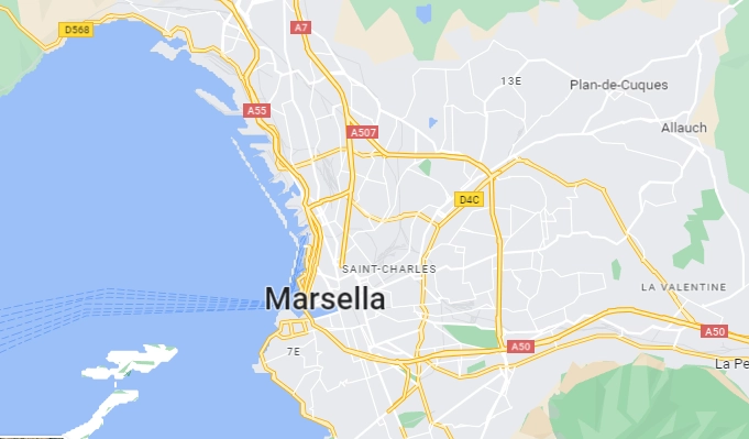 La madrugada del domingo se registró el derrumbe de un edificio en el centro de Marsella, Francia. Google Maps