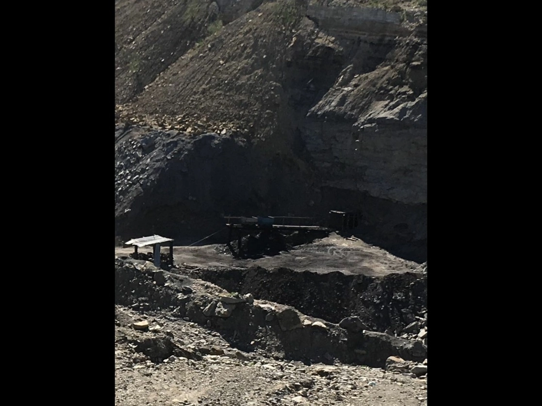 Luego de varias horas los trabajadores de la mina rescataron a sus compañeros atrapados en el derrumbe, el 7 de septiembre de 2021. Foto tomada del Twitter de @PASTADECONCHOS  