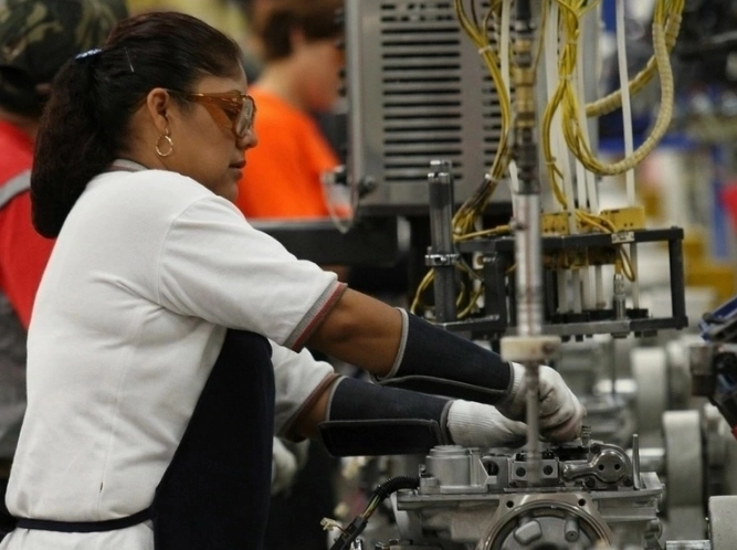 Los empresarios tienen la caída más marcada en la situación económica futura del país y de sus empresas, luego del ruido que se ha generado entre los inversionistas tras los resultados en el Congreso, que podrían cambiar las reglas y eliminar a organismos autónomos. Foto José Carlo González / archivo 