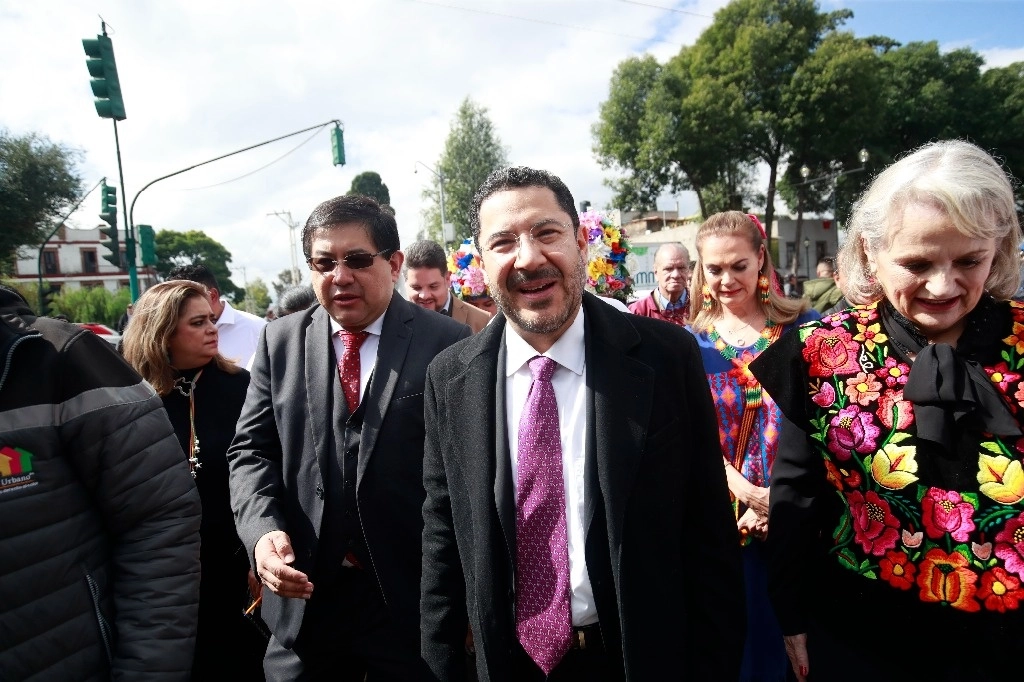 El jefe de Gobierno de la CDMX, Martí Batres (c) en imagen de archivo. Foto Luis Castillo