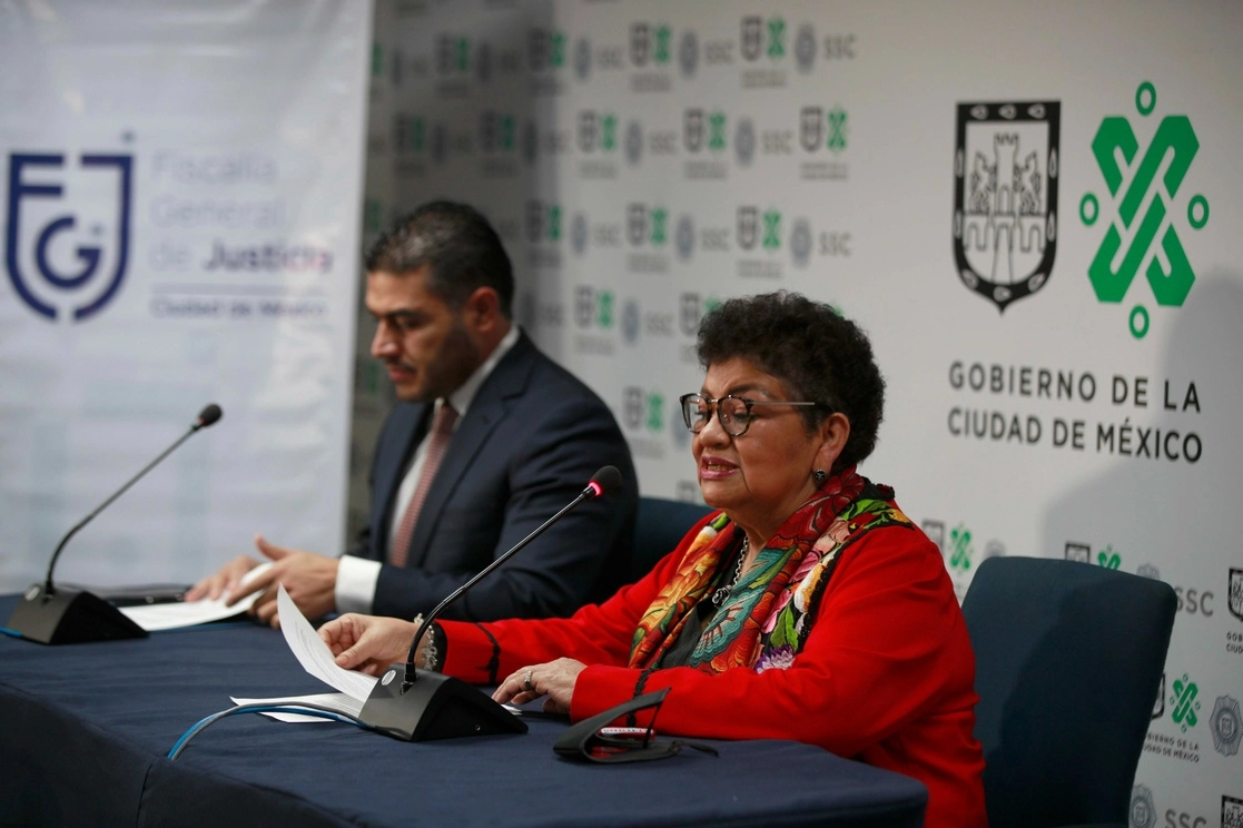 La fiscal capitalina, Ernestina Godoy, y el secretario de Seguridad, Omar García Harfuch. Foto Alfredo Domínguez / Archivo