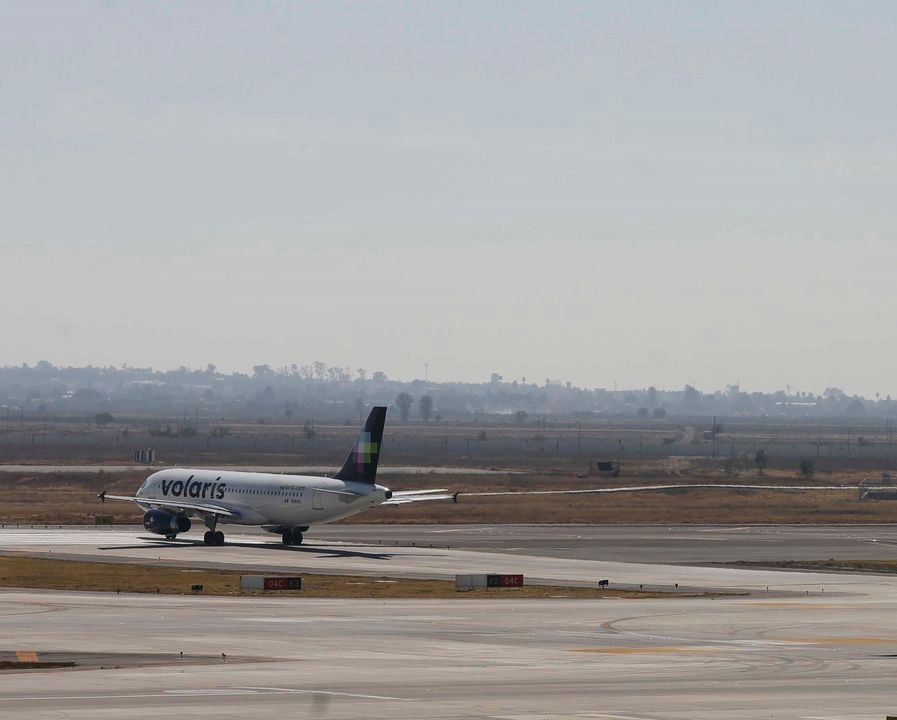 Volaris agradeció “la comprensión de los pasajeros afectados y reitera que su mayor prioridad es la seguridad de sus clientes y tripulación”. Foto
