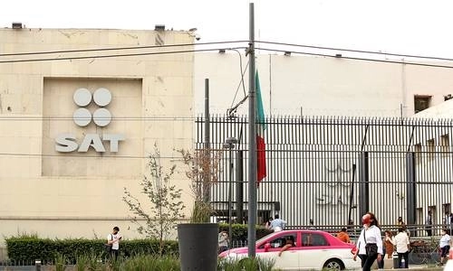 Si bien aumentó el número de adeudos fiscales detectados, también lo hizo la cifra de los que están controvertidos. Así, el SAT reportó que podría recuperar hasta 36.25 por ciento del total. Foto María Meléndrez Parada / Archivo
