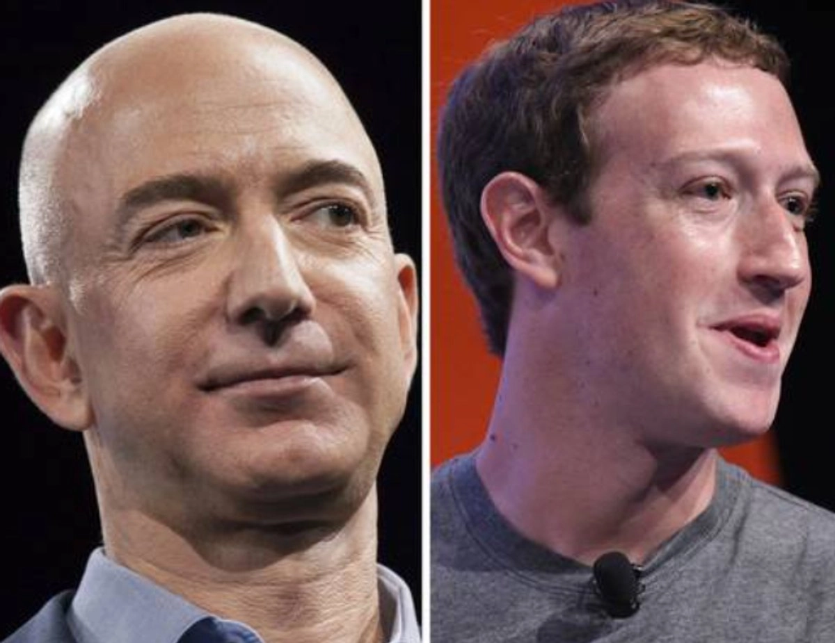 Jeff Bezos, fundador de Amazon, y Mark Zuckerberg, creador de Facebook.