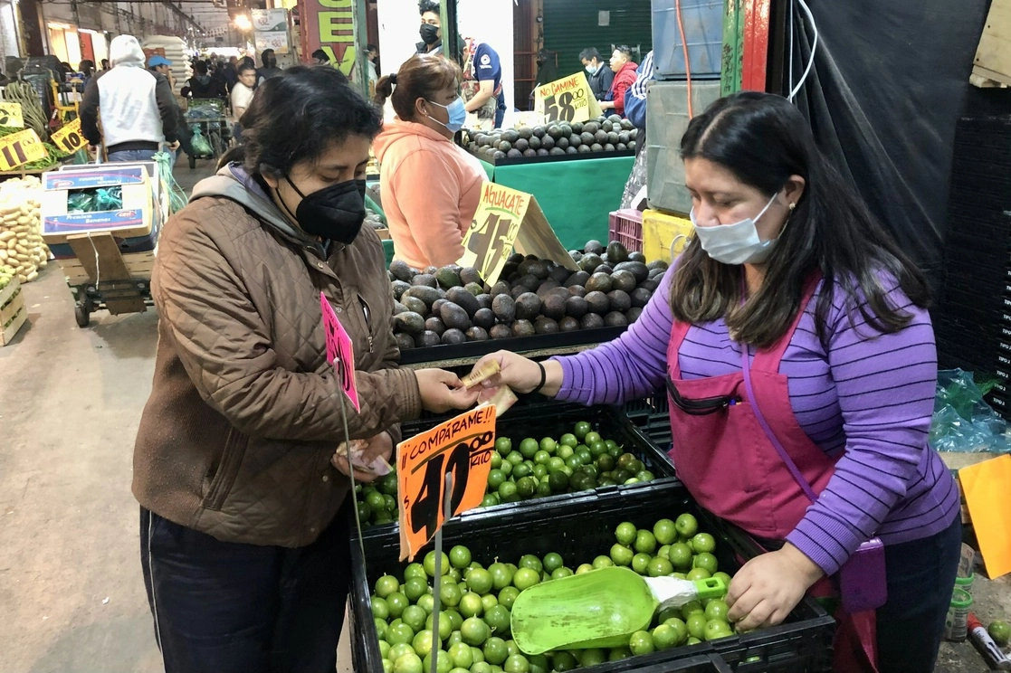El limón es el producto que registra el mayor aumento de precios. Foto Luis Castillo