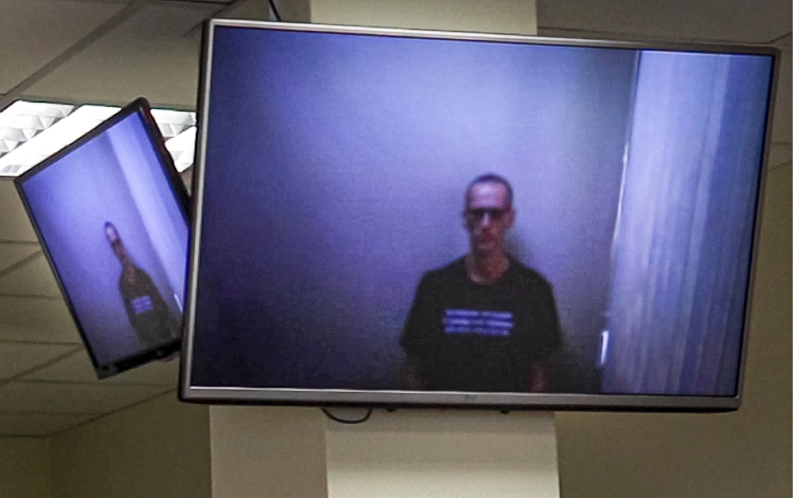El opositor ruso Aleksei Navalny apareció en una audiencia judicial por video, demacrado, con el cráneo afeitado y vestido como presidiario, el 29 de abril de 2021. Foto Servicio de Prensa del Tribunal de Distrito de Babuskinsky vía Ap 
