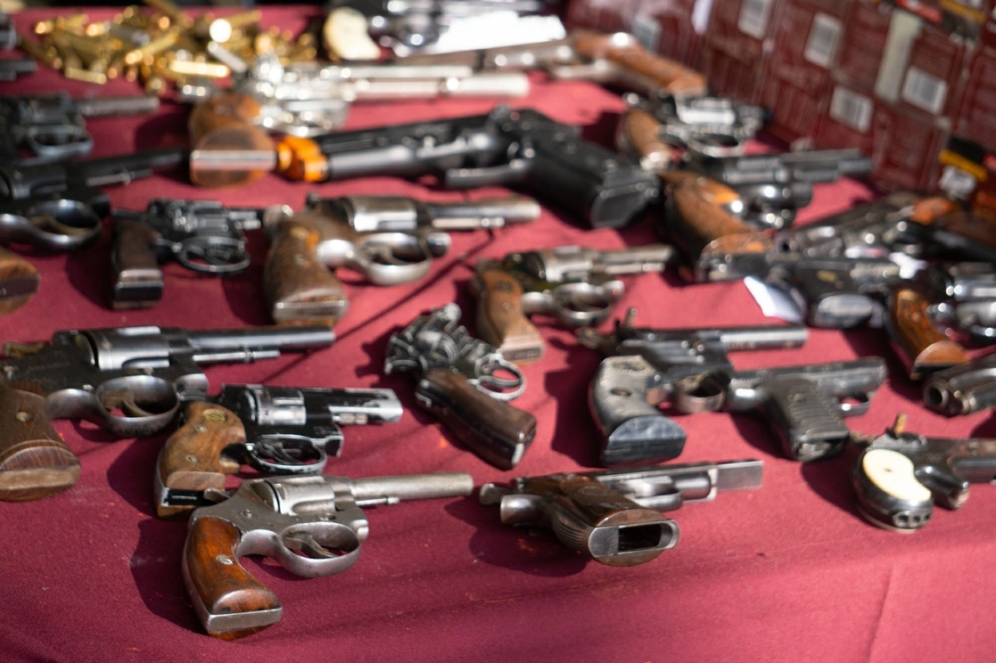 Seis de cada 10 mujeres son asesinadas con un arma de fuego. Foto Pablo Ramos / Archivo