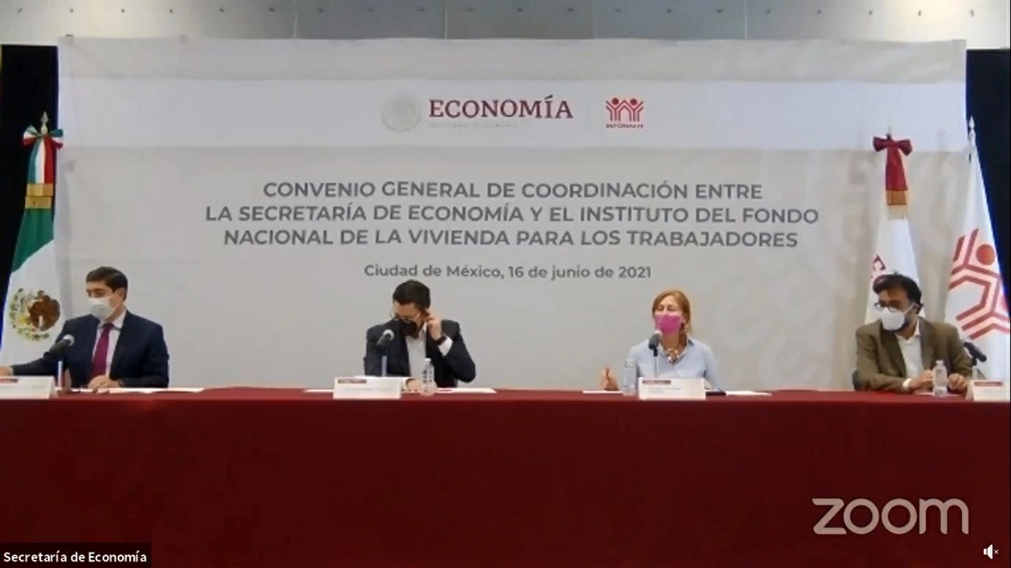 La firma del convenio se transmitió en directo en la cuenta de Facebook del Infonavit.